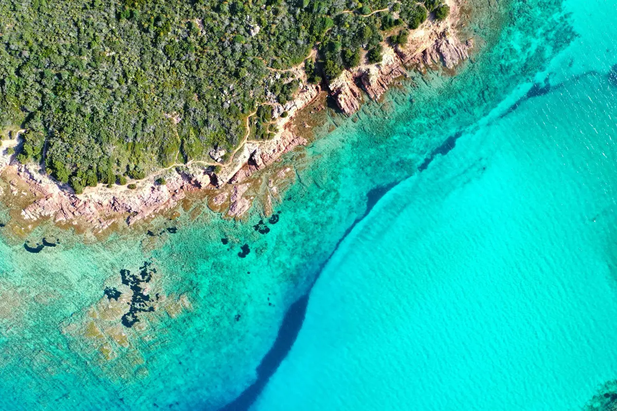 vue drone plage sardaigne